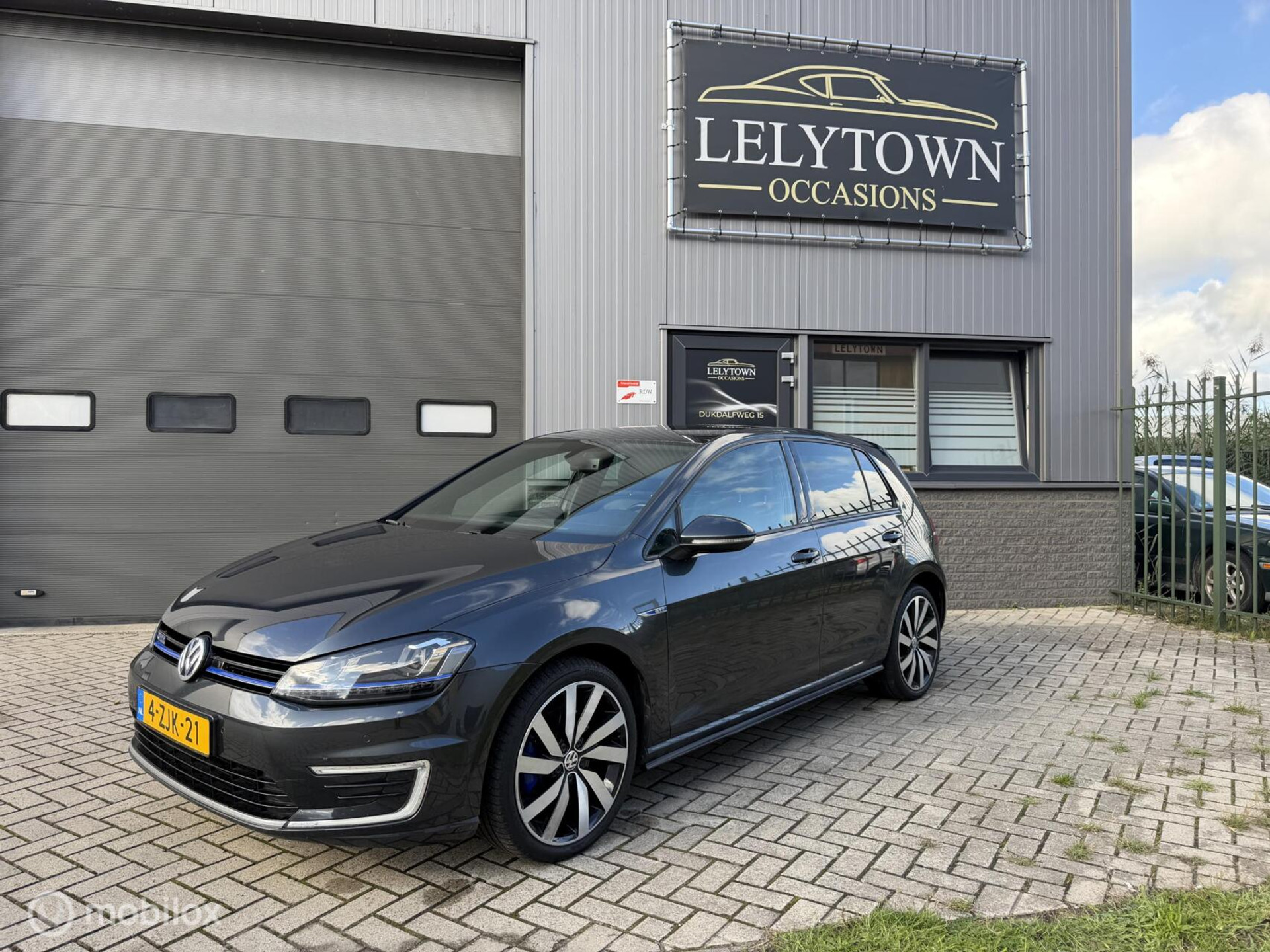 Volkswagen Golf 1.4 TSI GTE | Pano | Leder | Dealer onderhou
