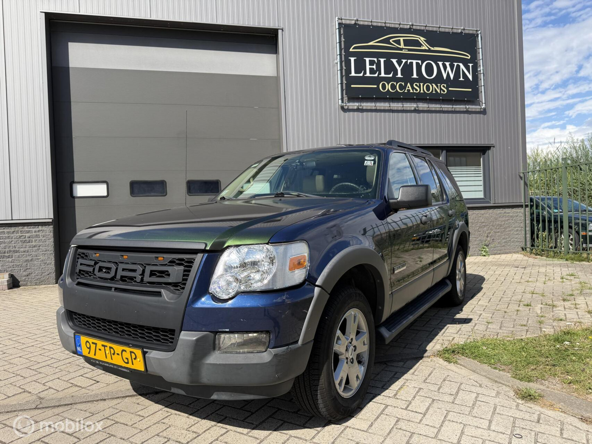 Ford Explorer XLT 4.0 V6 | 7 Persoons | Opendak |
